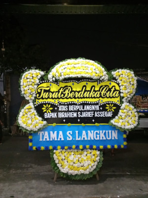 Papan Bunga Duka di Pucanganom
